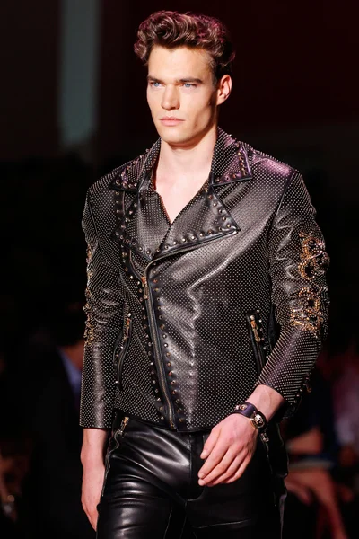Look 3